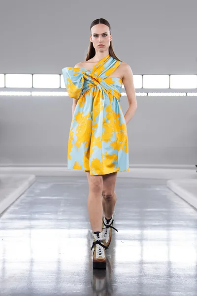 Look 28
